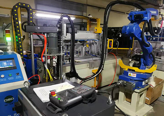 1744716369384622.jpg 533汽车.jpg